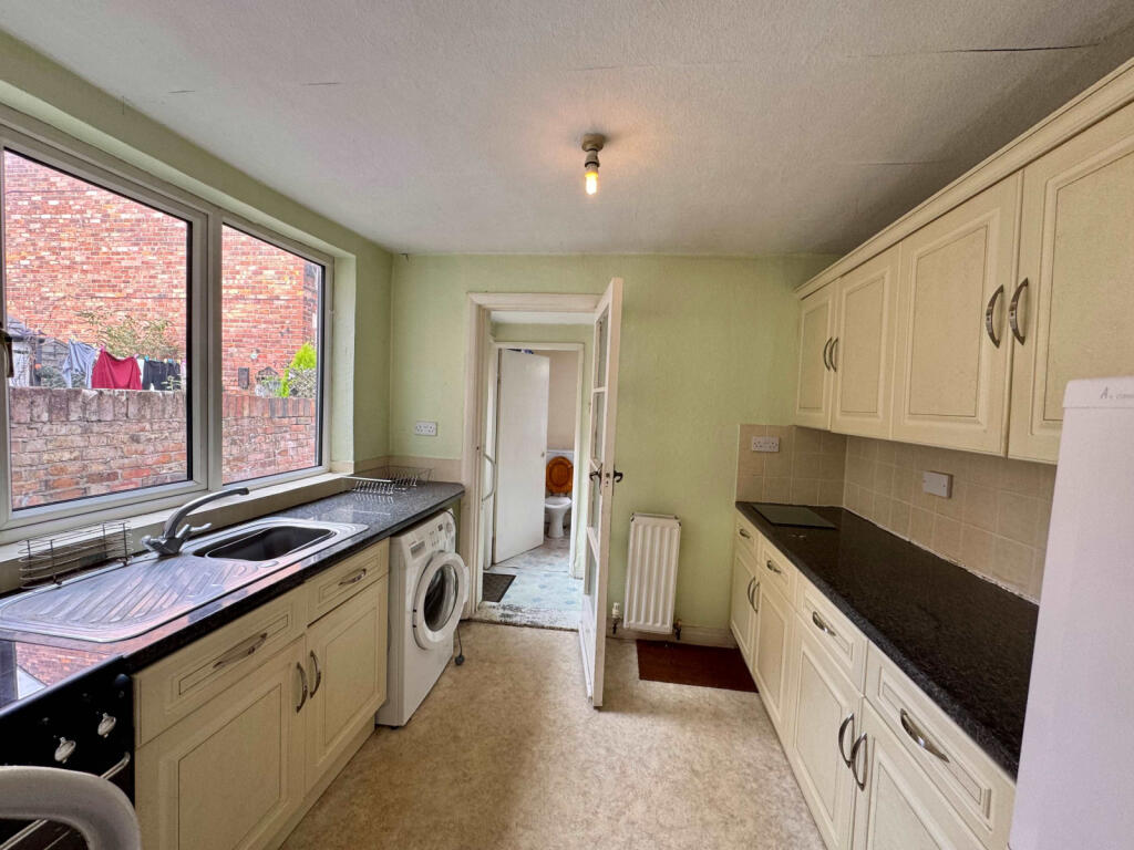 House in Hull - View 2