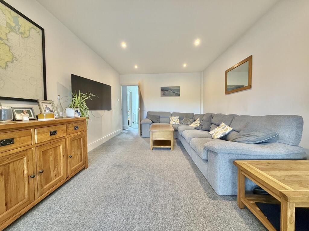 Trewidden Close, Truro photo 4