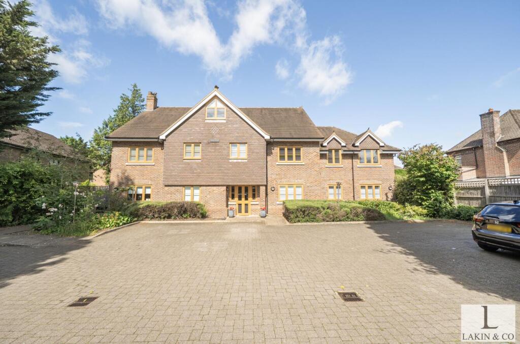 Main image of property: Long Lane, Ickenham, UB10