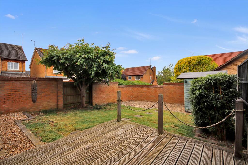 House in Higham Ferrers, North Northamptonshire - View 2