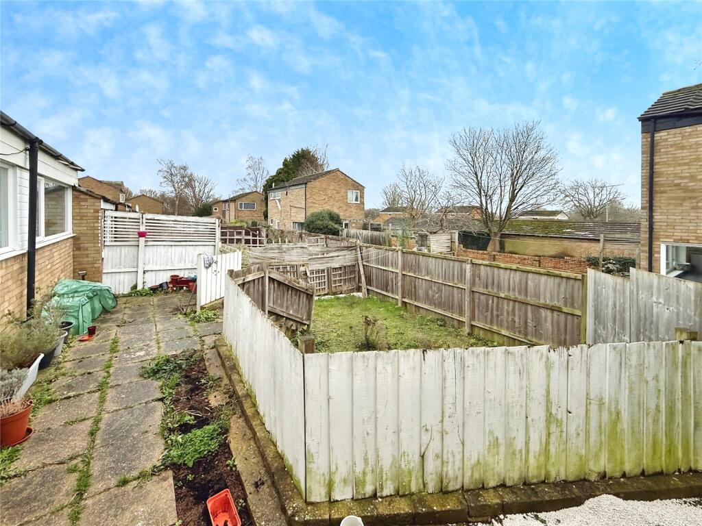 Buckingham Gate, Eaglestone, Milton Keynes photo 3
