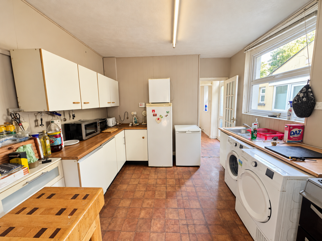 House in Cardiff, Whitchurch - More