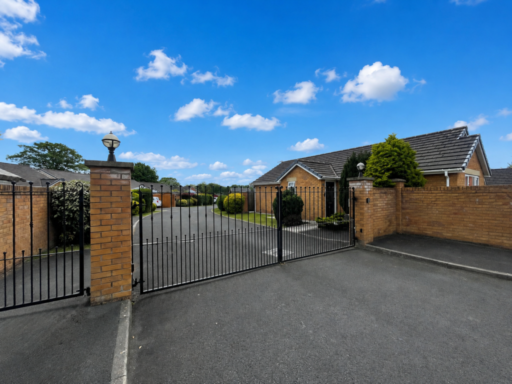 Castle Lane,  Staining, FY3 photo 3