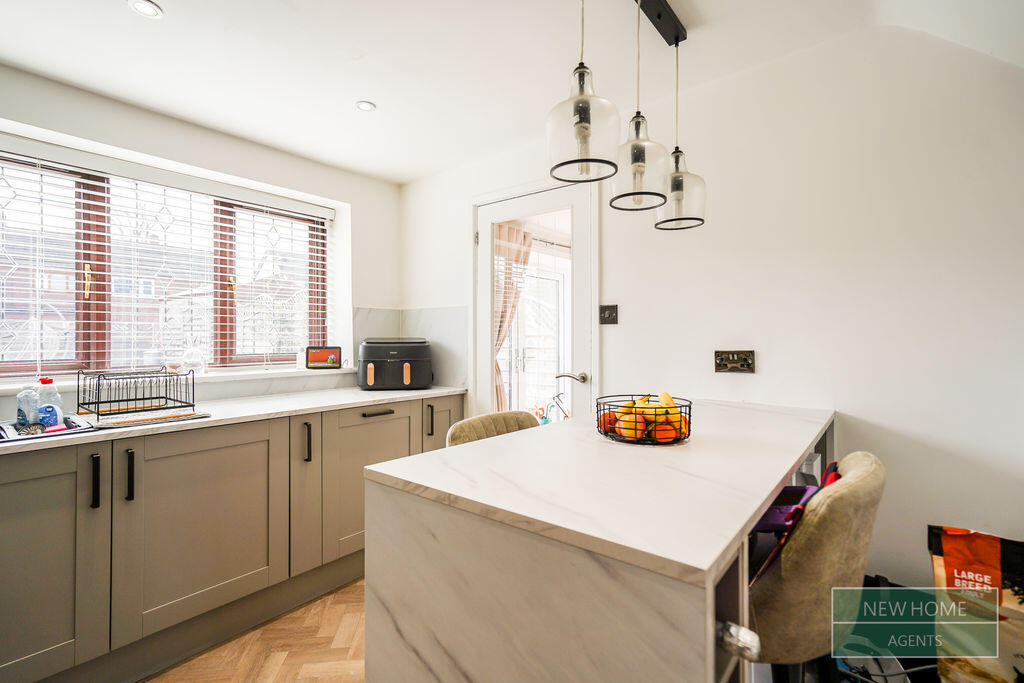 Park Road, Calverton, Nottingham, NG14 6LE - View 2