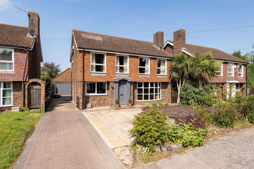 Main image of property: Canterbury Road, Faversham, ME13 8JU