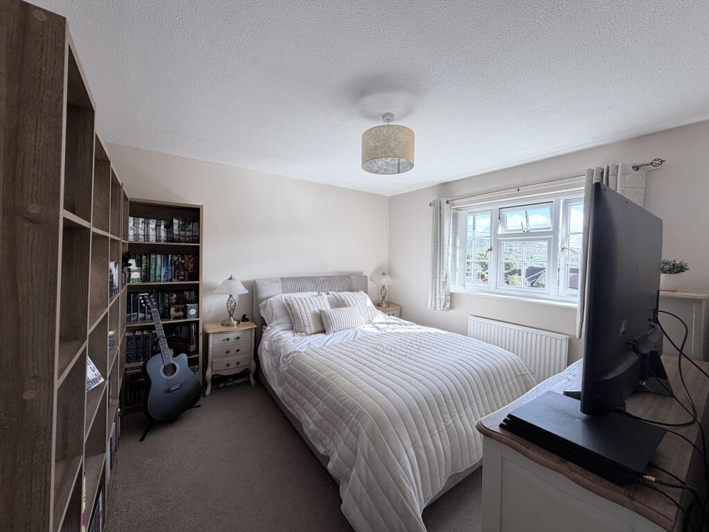House in Cardiff, Ynysybwl and Coed-y-cwm - View 5