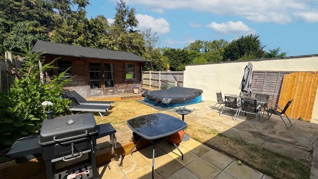 House in Potters Bar, South Mimms - View 4