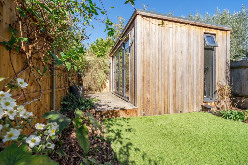 House in London - View 5