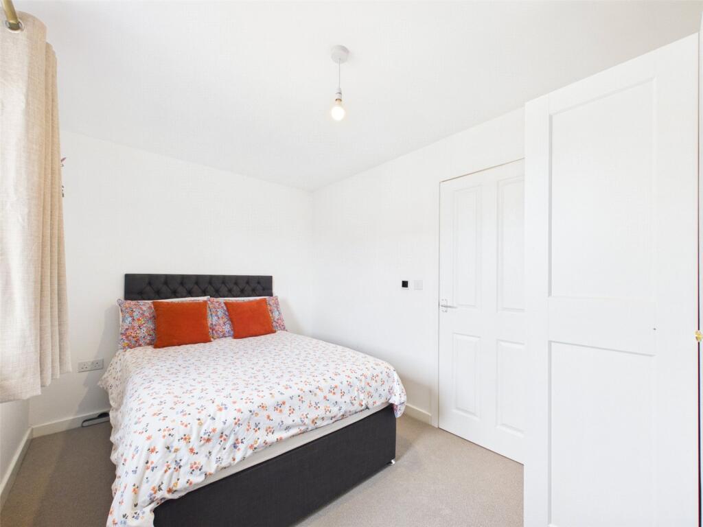 House in Tewkesbury, Brockworth - View 5