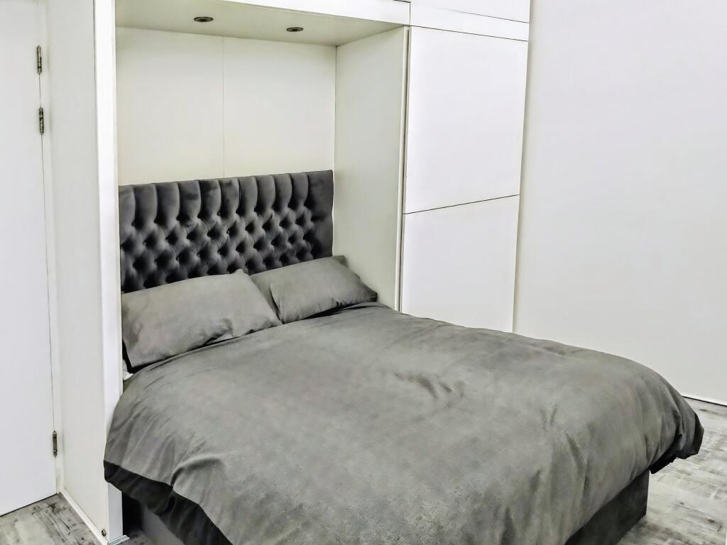 Apartment in Salford, Greater Manchester - More