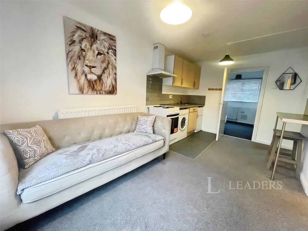 Apartment in Warwick, Sydenham, Royal Leamington Spa - View 2
