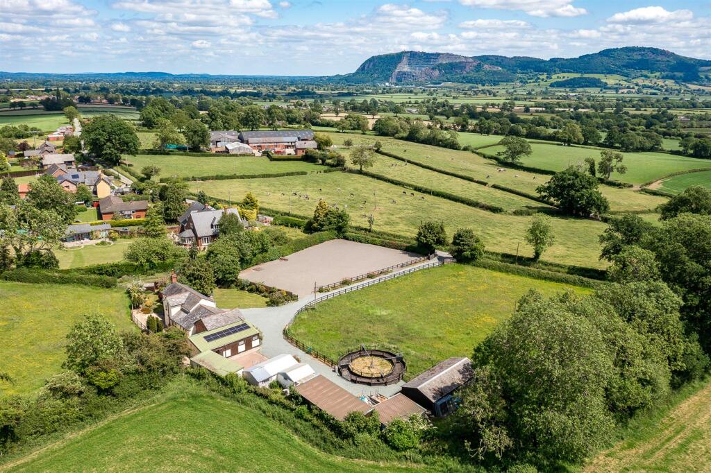 The Paddocks, Sarnau SY22 6QL photo 3