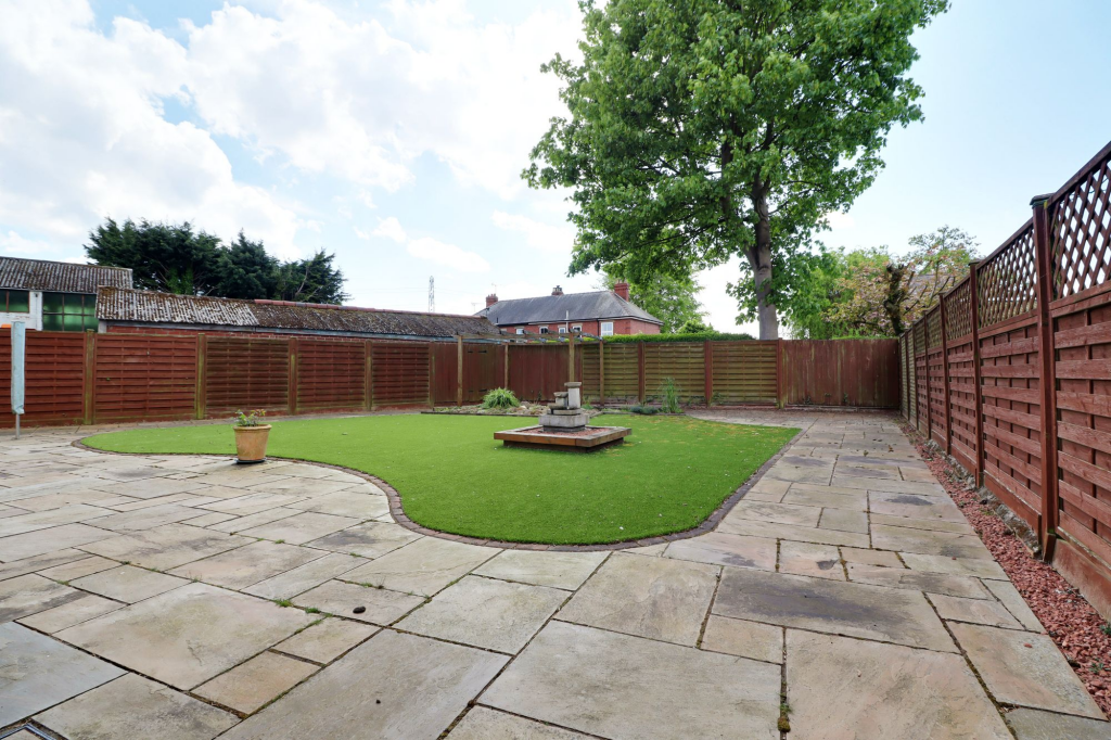 St. James Close, Crowle, DN17 photo 2