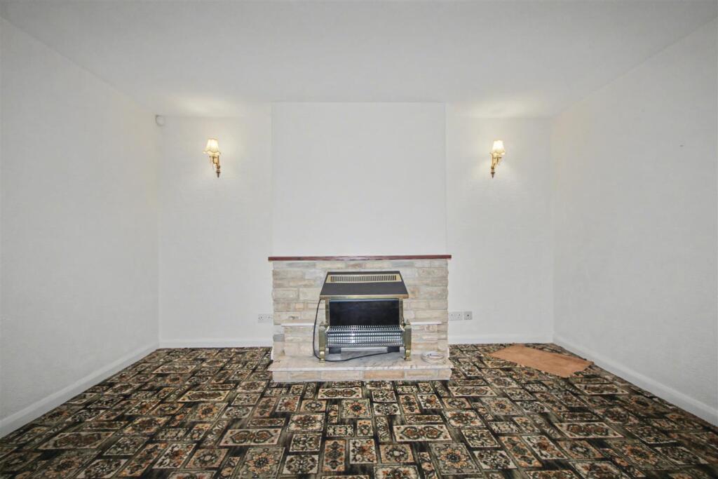 Willow Close, Desborough, Kettering - View 6