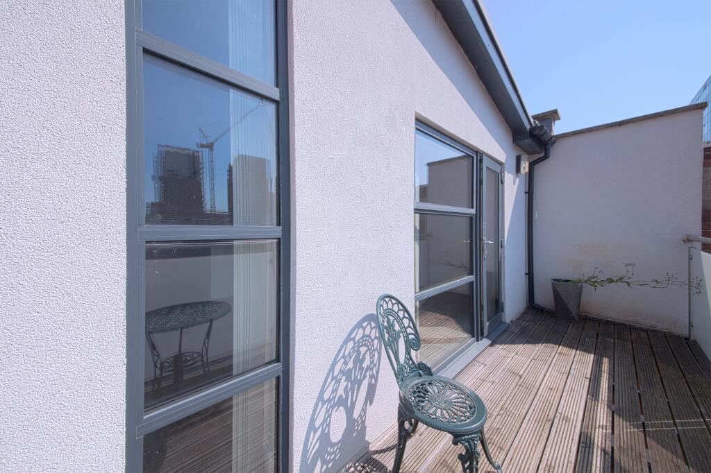 Main image of property: Nicholsons Lane, Maidenhead, SL6