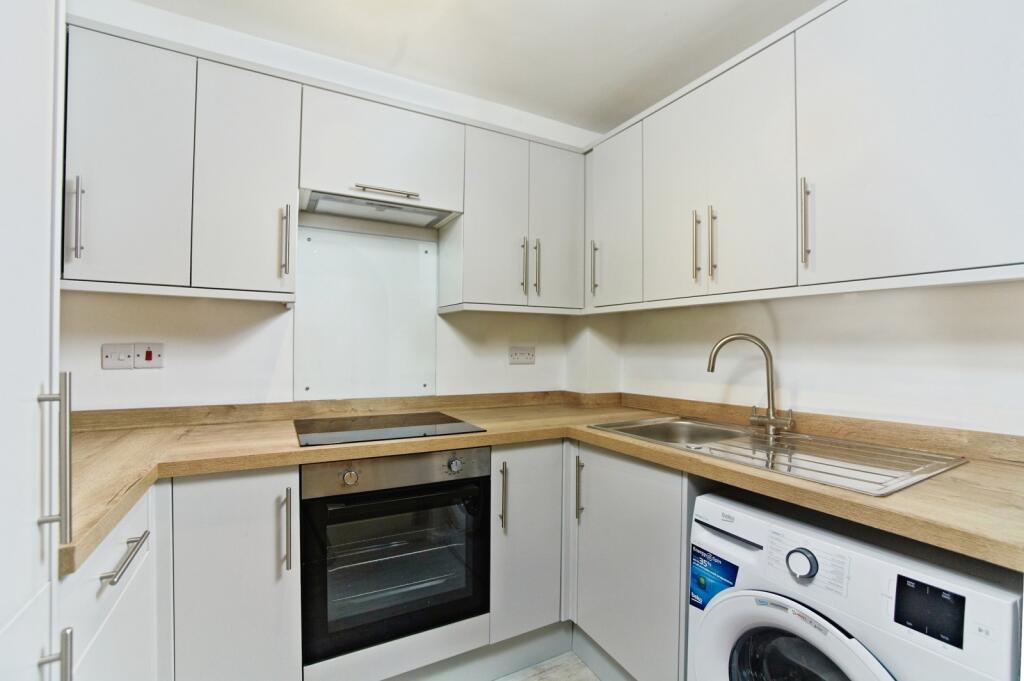 Apartment in London - View 5