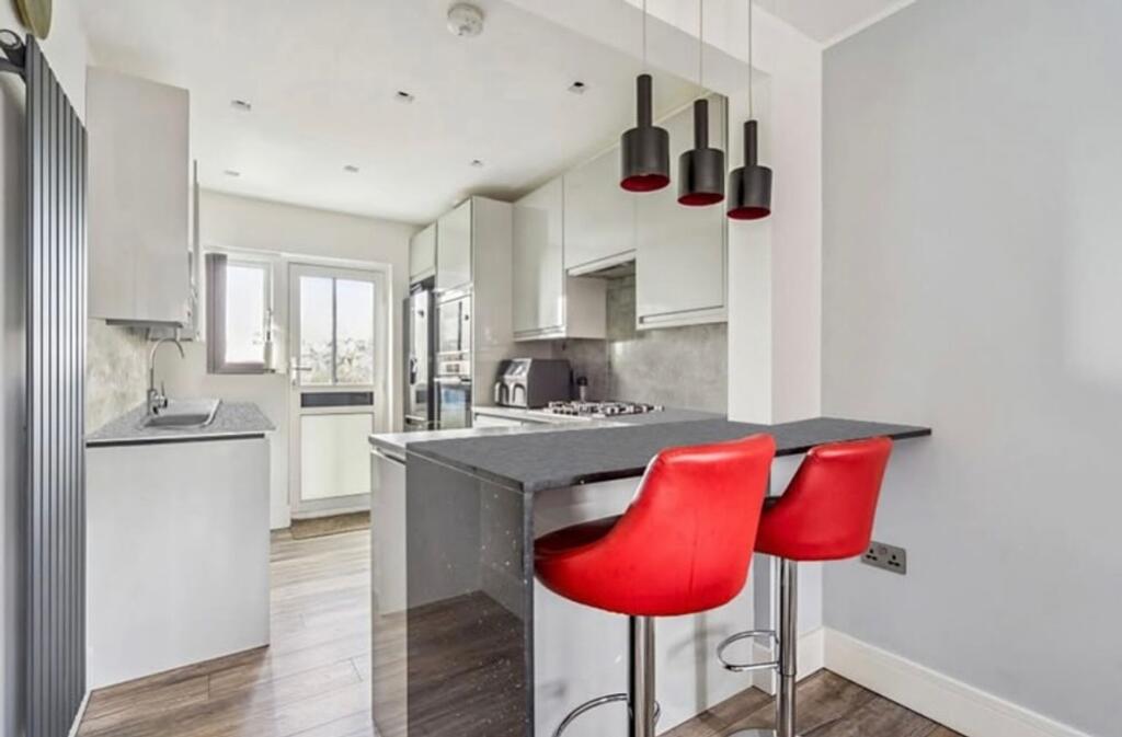 3-bed house on Kenton Lane, Harrow, HA3, £375,000