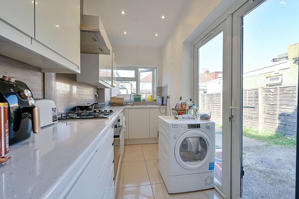 House in Twickenham - View 4