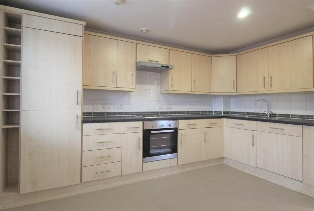 Apartment in Wakefield - View 3
