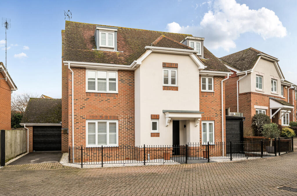 Main image of property: Myllers Lond, Hook, Hampshire, RG27