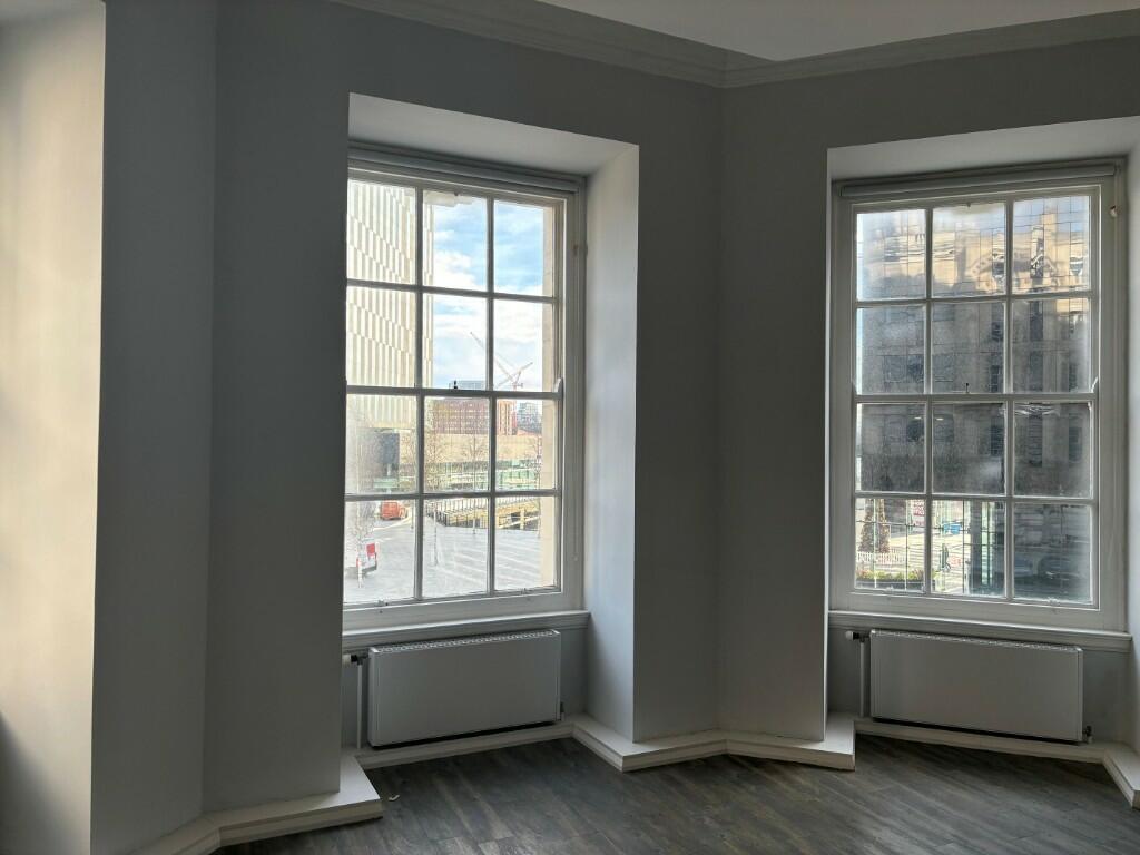 SE Hexagonal Room