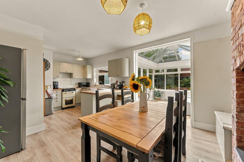 Carlton Road, Northwich, CW9 photo 3