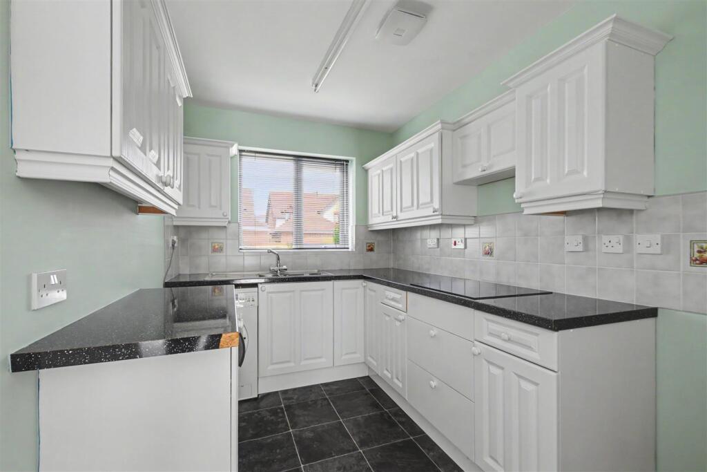 Cranfleet Way, Long Eaton photo 3