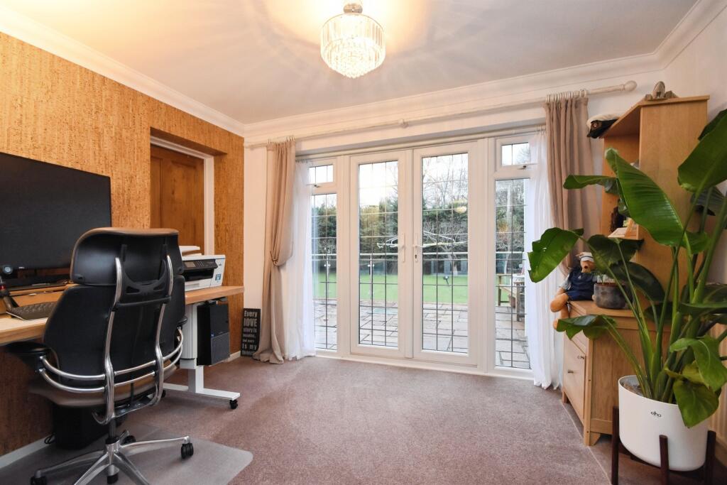 Spalding Way, Great Baddow, Chelmsford - More