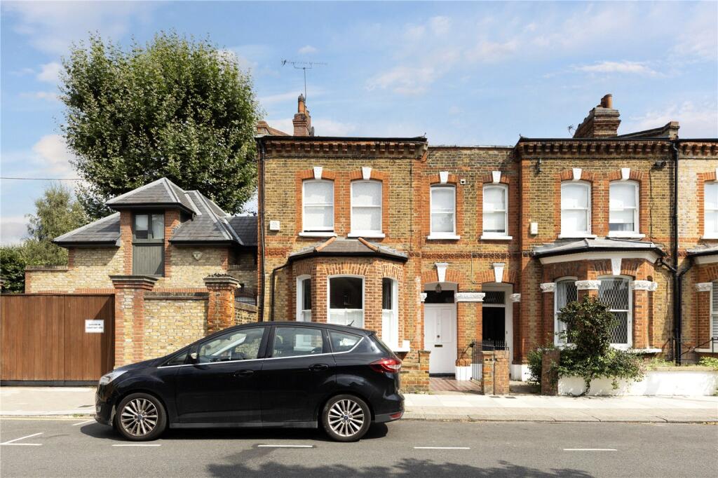 Main image of property: Foxmore Street, London, SW11
