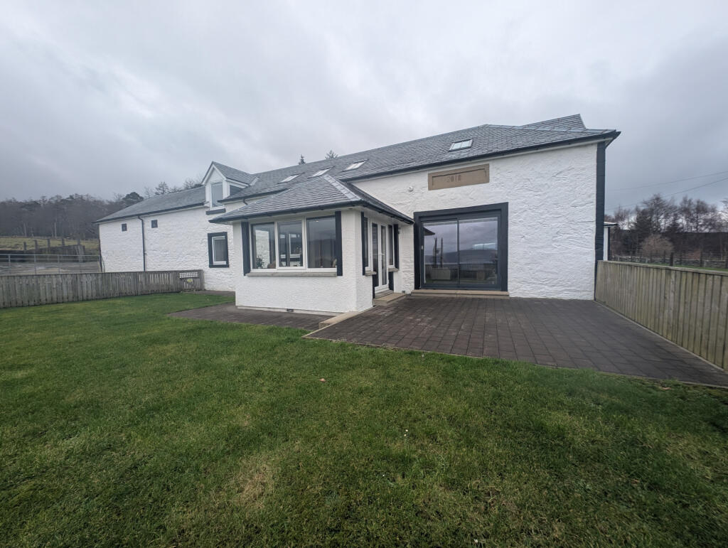 Main image of property: Toward, Dunoon, PA237UL