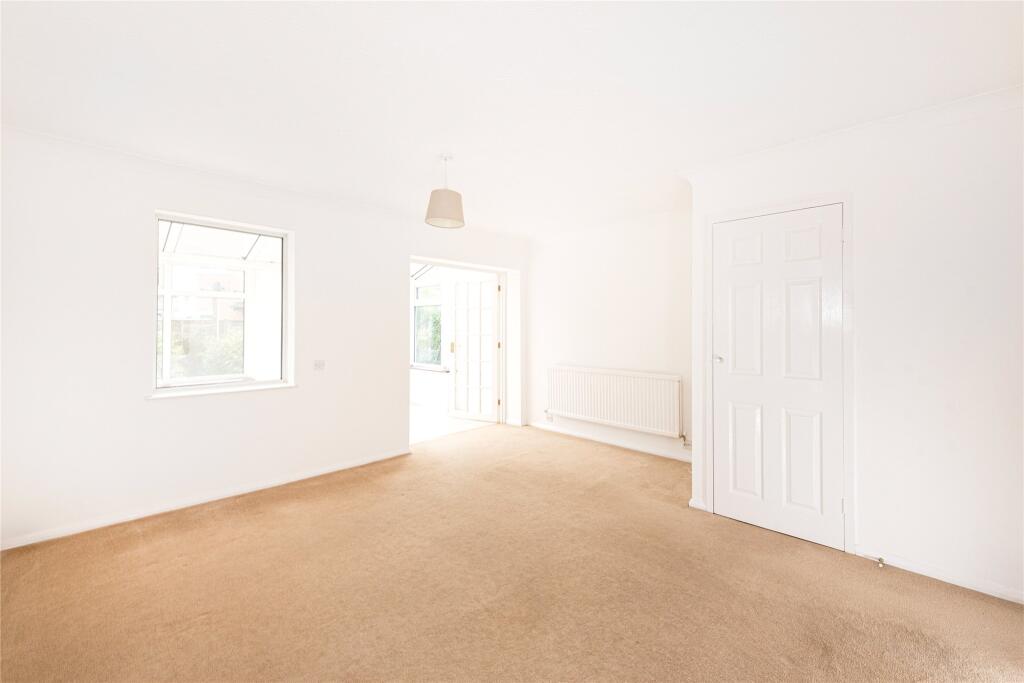 Hoppers Meadow, Loughton, Milton Keynes, Buckinghamshire, MK5 photo 3