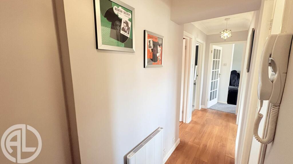 Apartment in North Hertfordshire, Hertfordshire - View 2