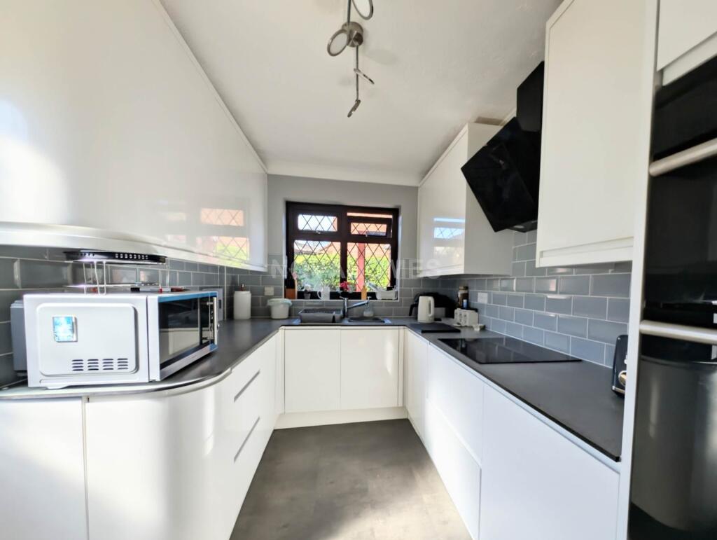Spring Park, Woolwell, PL6 7SL photo 4