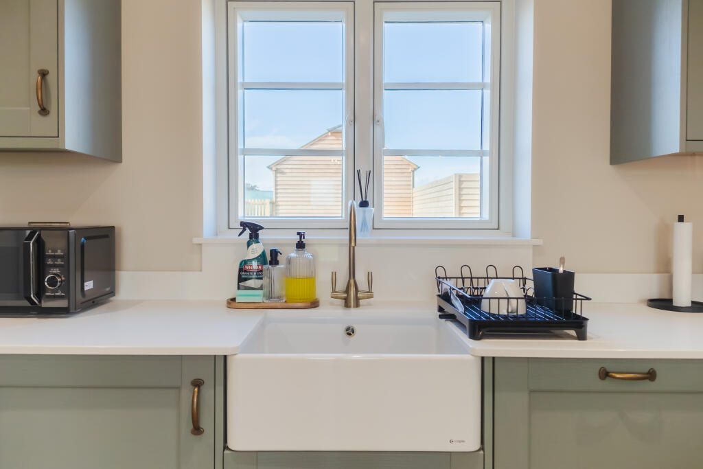 Spindletree Cottage, Shrivenham Road SN6 7BZ photo 4