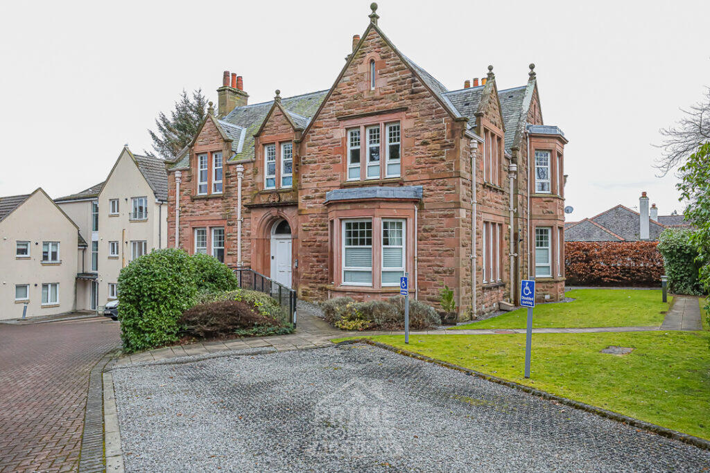 Main image of property: 82D Fairfield Road, Inverness, IV3 5LH