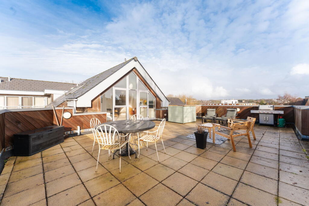 Main image of property: Fisherton Street, Salisbury, SP2 7FJ