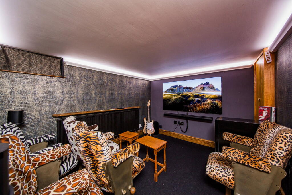 House in Tunbridge Wells, Speldhurst - More