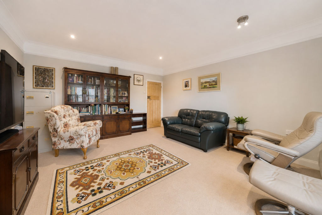 Ruxley Lane, Epsom photo 4