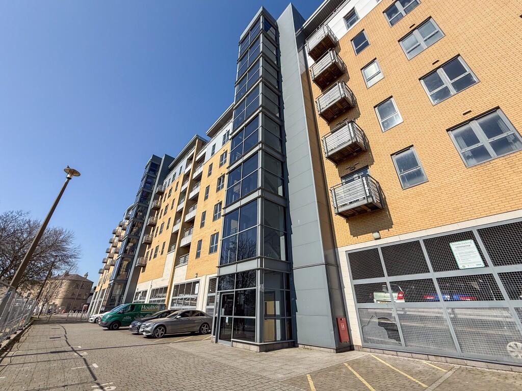 Main image of property: Queens Dock Avenue, Hull, East Riding Of Yorkshire, HU1