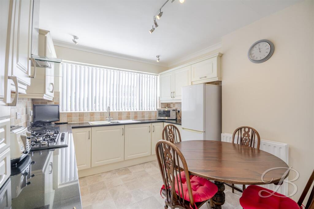 House in Mansfield, Nottinghamshire - View 5