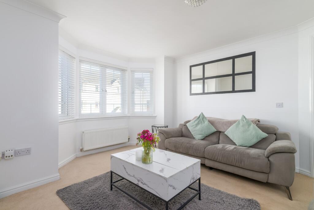 Apartment in Dunfermline, Fife - View 3