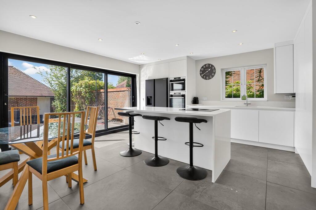 House in Guildford, East Horsley - View 5