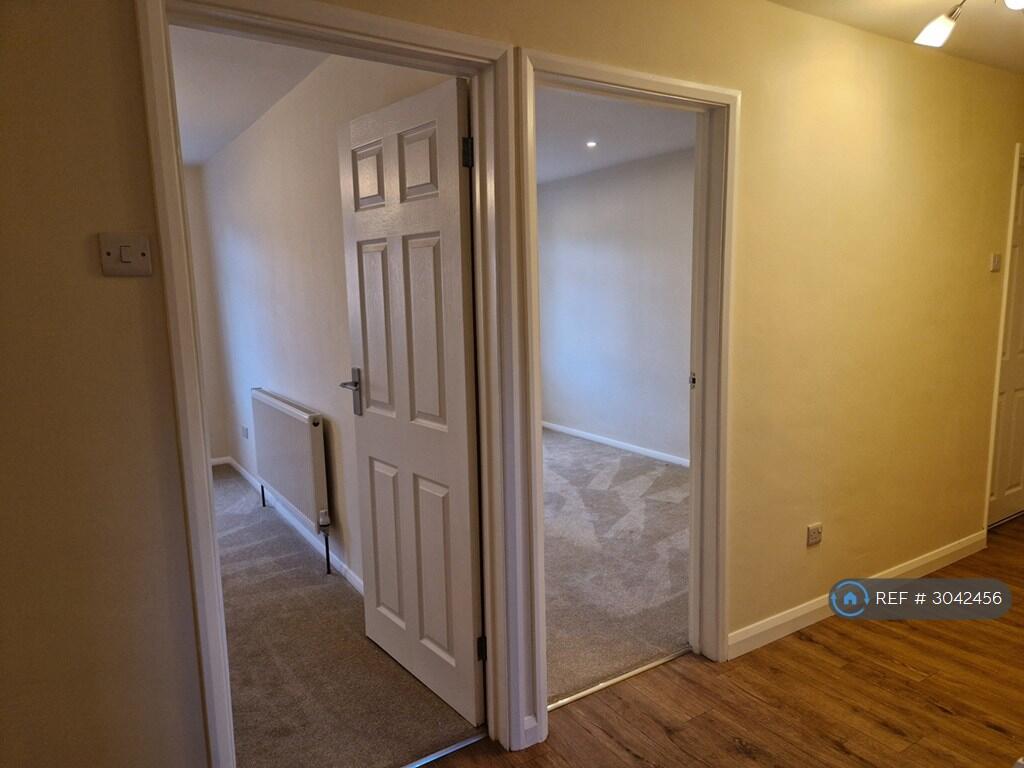 Apartment in Hemel Hempstead - View 5