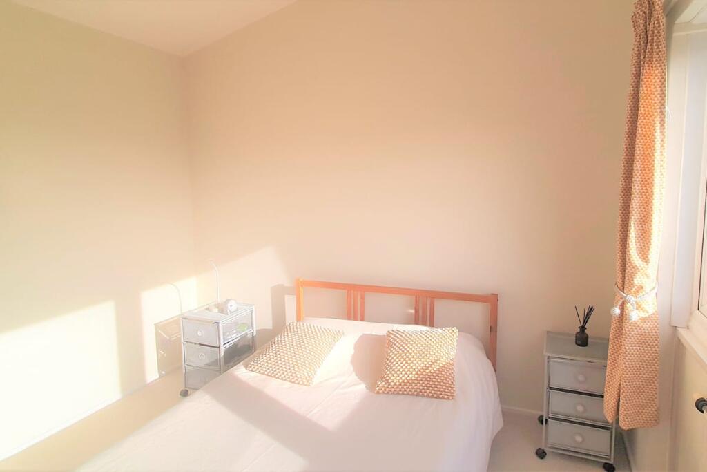 Apartment in Twickenham - More