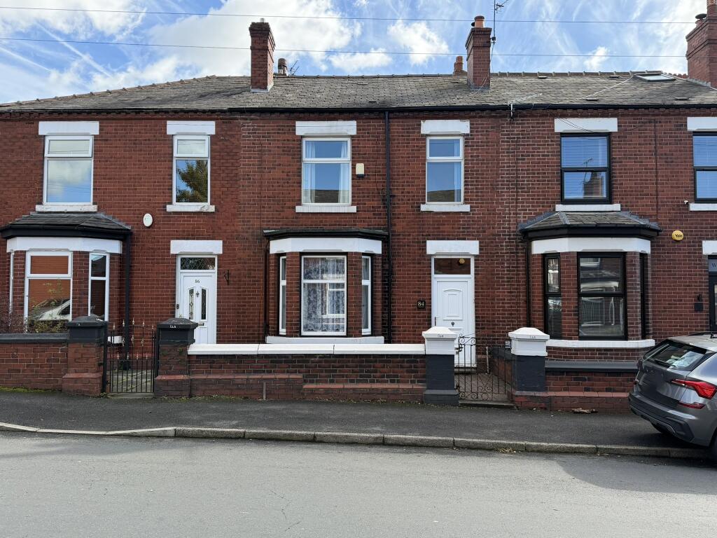 3-bed terraced on 84, Lodge Lane, Hyde, SK14 4JX, Hyde, £230,000