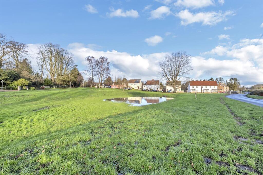 The Green, Risby photo 4