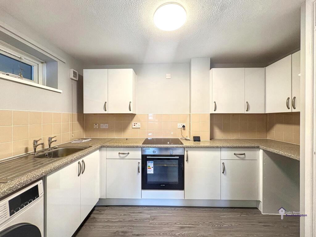 Main image of property: Chesterfields, SO18