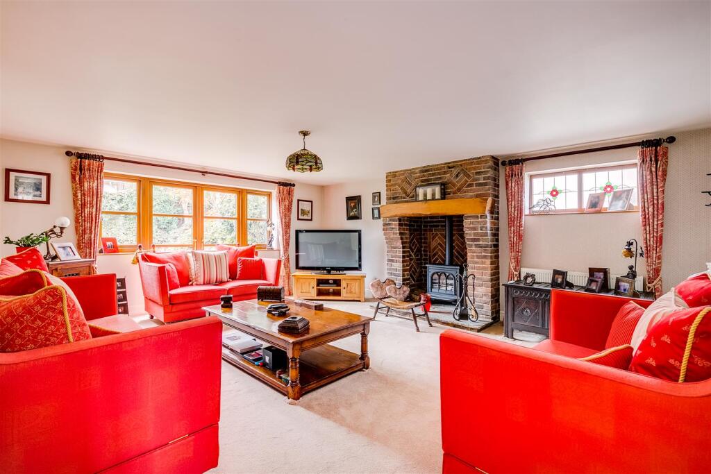 Additional image 3 of Chestnut Walk, Welwyn, AL6