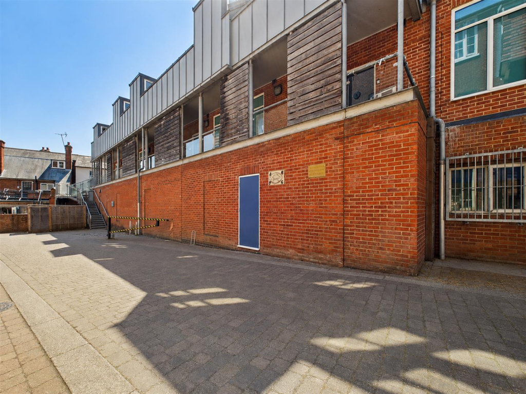 Main image of property: Exchange Yard, Bucklersbury, Hitchin