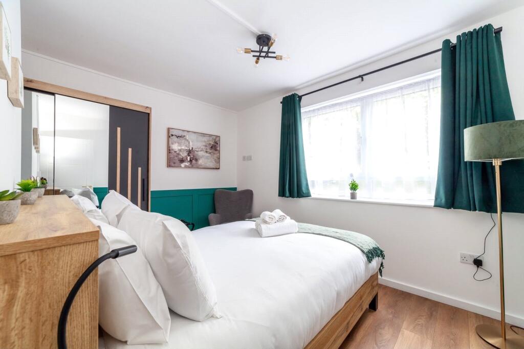 Apartment in London, Warwick Estate, Maida Vale - View 4